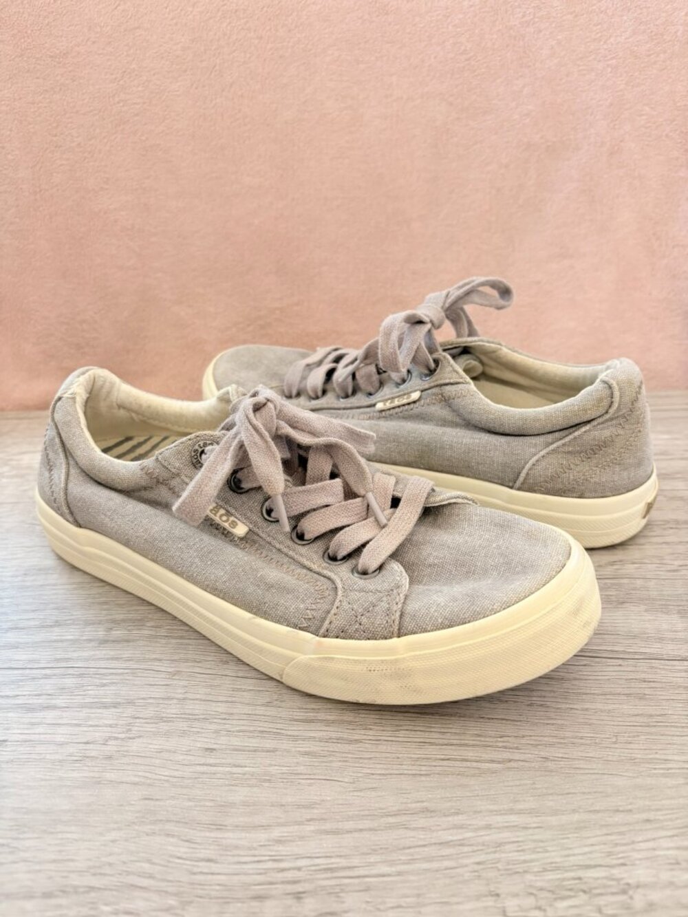 Taos Plim Soul Grey Wash Canvas Lace Up Sneaker 7 $110
